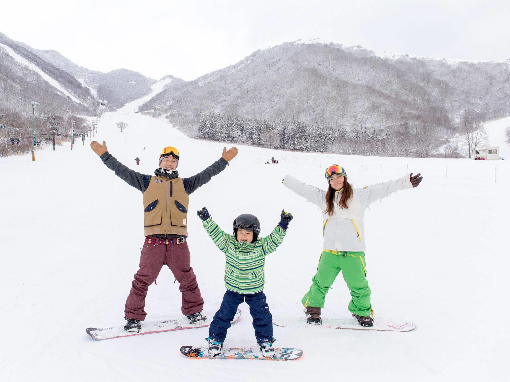 Hotel Green Plaza Hakuba Otari Exterior photo
